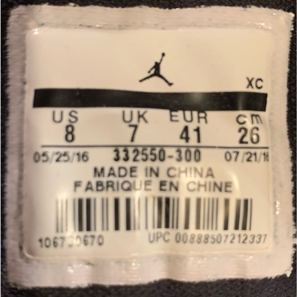 Nike Air Jordan 1 Retro Green - Picture 3 of 10